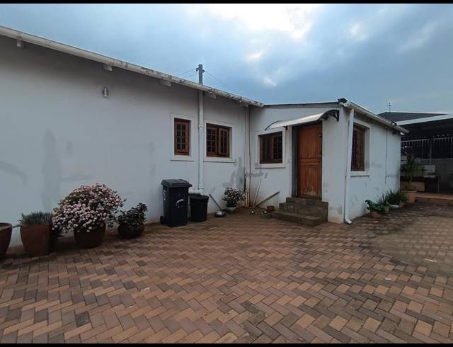 3 BEDROOM HOUSE FOR SALE IN PRIMROSE HILL